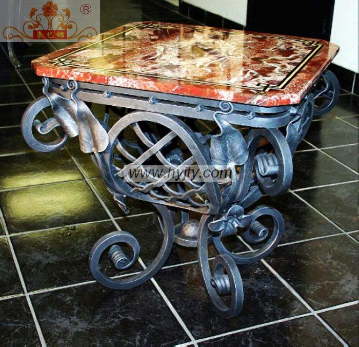 圖片關(guān)鍵詞 鐵藝桌椅